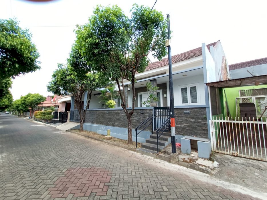 Rumah Kemang Melati Bekasi nyaman tenang damai