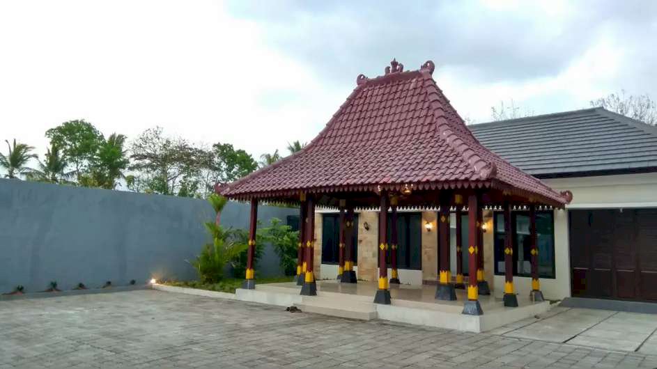 Rumah Premium Resort and Villa Ekslusif 100 m dari Jl. Wates Km 12