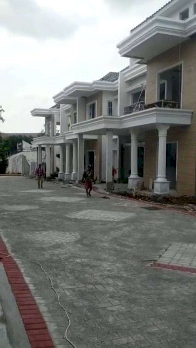 Cluster classic Eropa dgn Private Pool di Pesanggrahan Jakarta Selatan