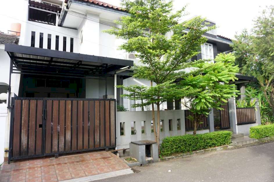 Rumah secondary asri Semi Furnished di Bintaro Jaya Pesanggrahan Jakse