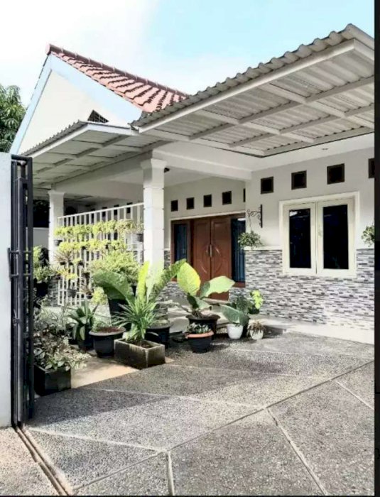Rumah secondary non cluster dekat Jl. Merpati Raya Sawah Lama Ciputat