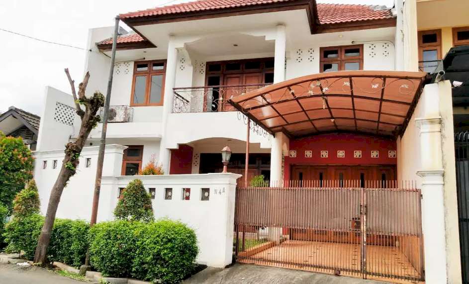 Rumah secondary asri di Cirendeu Cinere