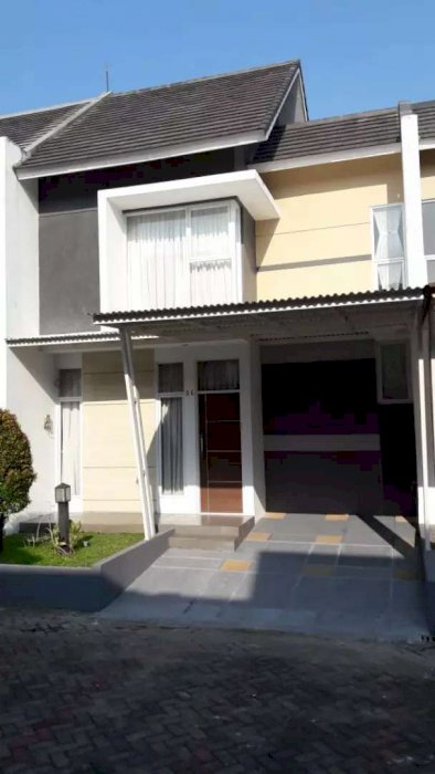 Rumah secondary tampak baru dekat Pasar Ceger, Jurangmangu Barat.