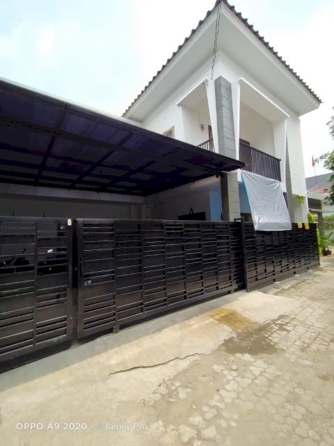 Rumah secondary sangat terawat dekat ke Pondok Indah di Pondok Pinang Jaksel.