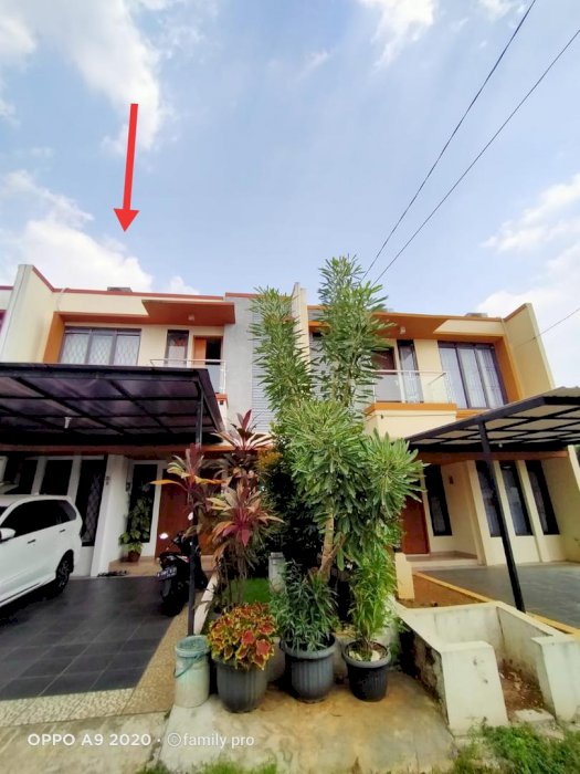 Rumah secondary terawat dalam komplek di Pesanggrahan Jakarta Selatan.