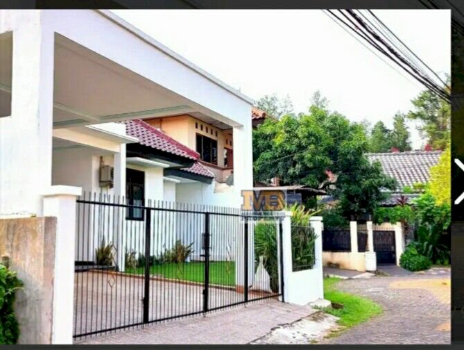 Rumah secondary asri dalam perumahan area Rawabuntu Serpong.