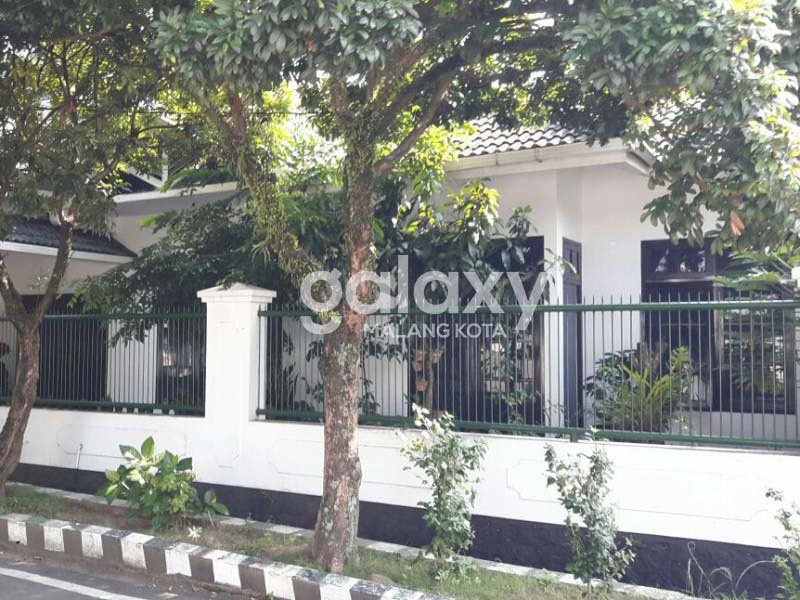 Rumah Dijual di Jalan Baiduri Bulan, Dinoyo, Malang