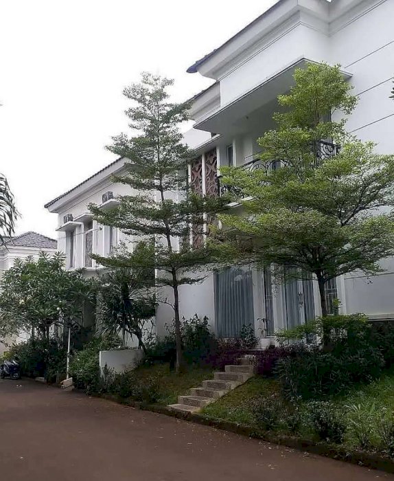 TOWN HOUSE  MEWAH CILANDAK