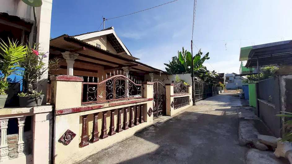 Dijual cepat rumah kampung hitung tanah lokasi kartasura