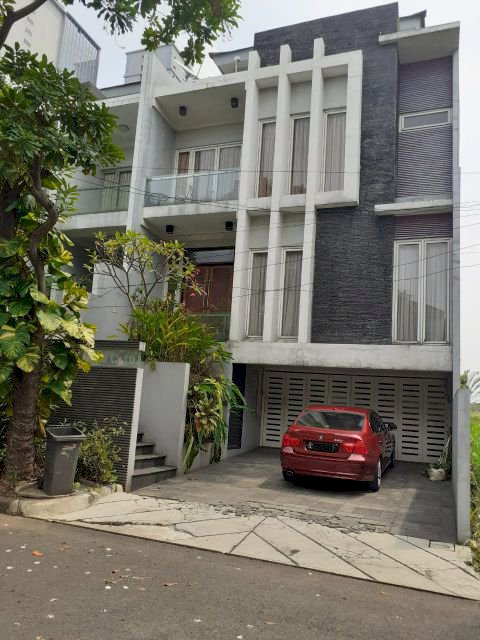 Rumah desain minimalis modern di Pondok Indah Jaksel.