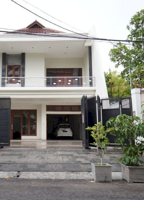 Rumah mewah di daerah Embong Kenongo