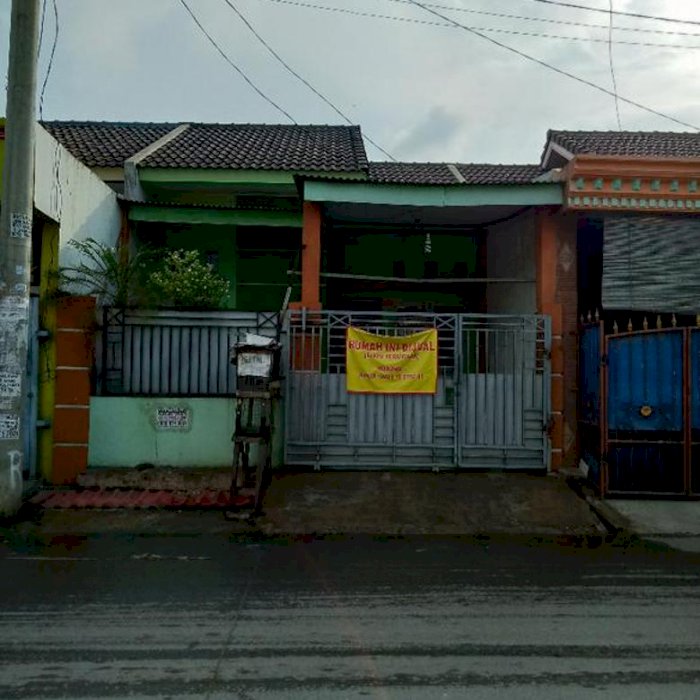 Rumah Lokasi Strategis Menghadap Jalan Utama