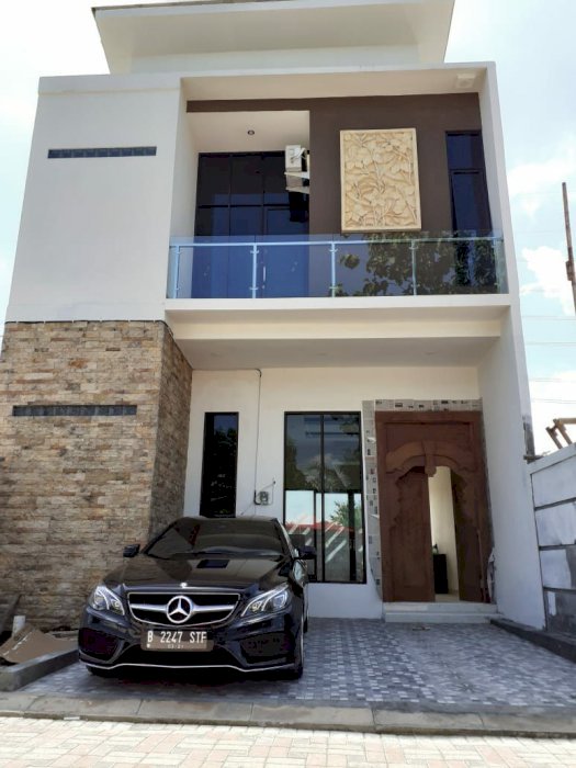 RUMAH MEWAH 2 LANTAI  BANTUL YOGYAKARTA