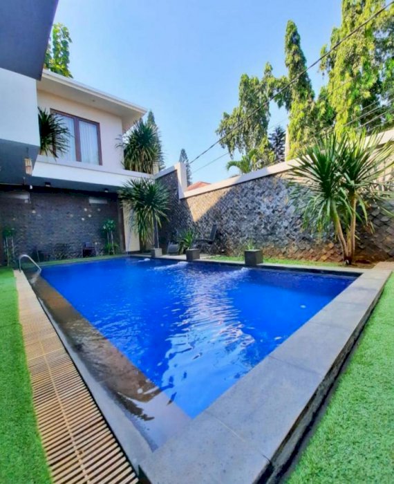 Rumah Mewah Pool Dijual Kesehatan Bintaro Jakarta Selatan