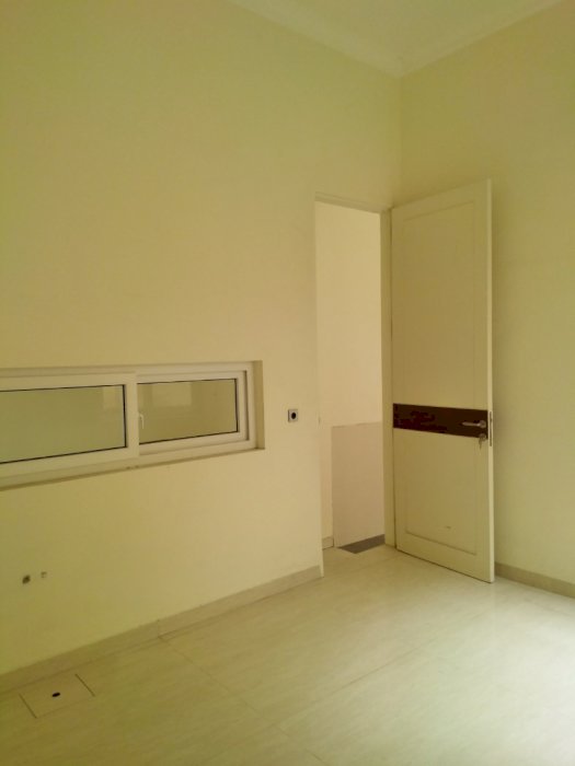 340_Dijual Rumah 2 Lt, LT 330m (15x22) LB 550m Imperial Golf Regency