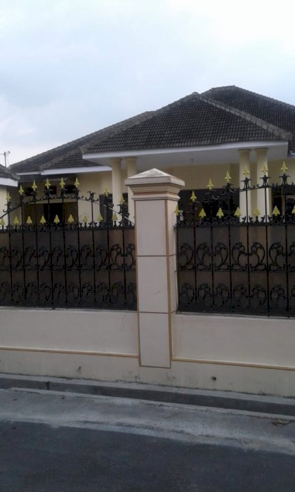 Dijual Rumah Mewah + Kost + Kios