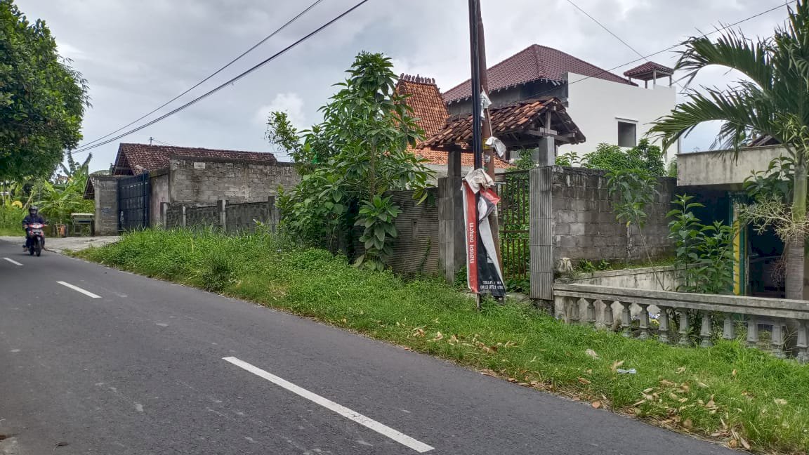 DI JUAL CEPAT PEKARANGAB TEPI JLN ASPAL BAYURADEN GAMPING SLEMAN