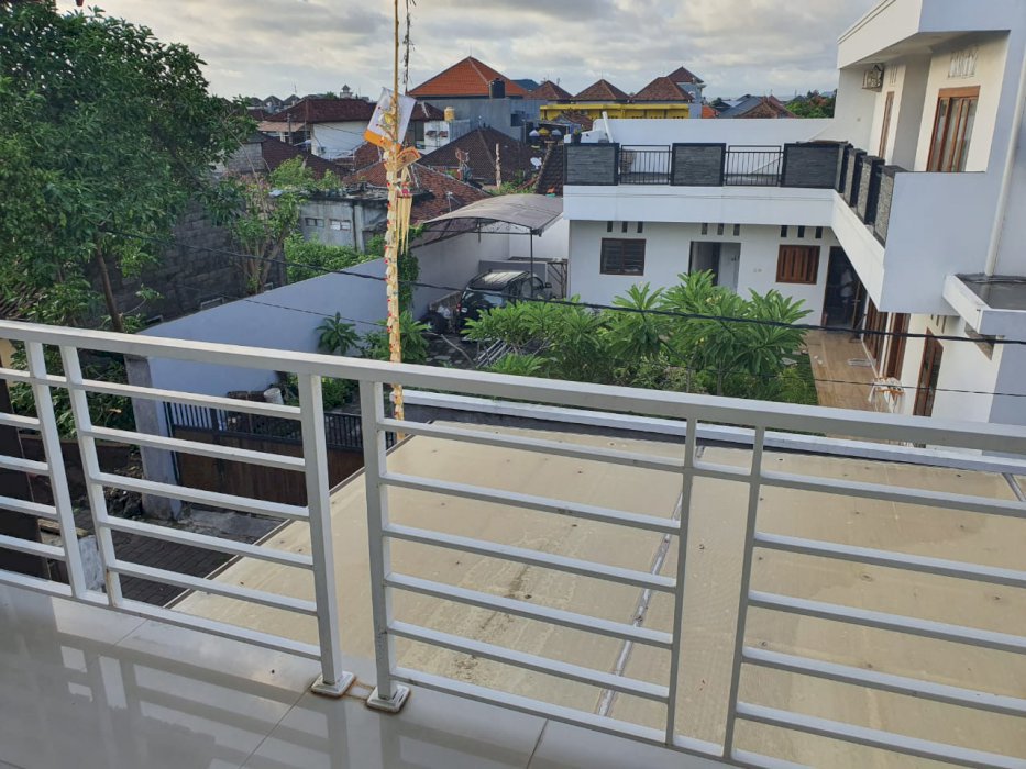 Jual Rumah type 140/117 hadap Selatan, Harga Terjun Bebas!!!