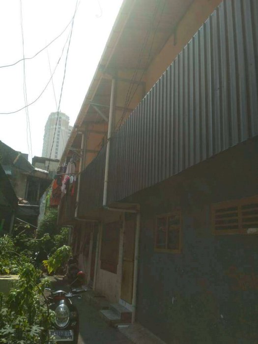 DIJUAL RUMAH KONTRAKAN 4 rumah 2 lantai.