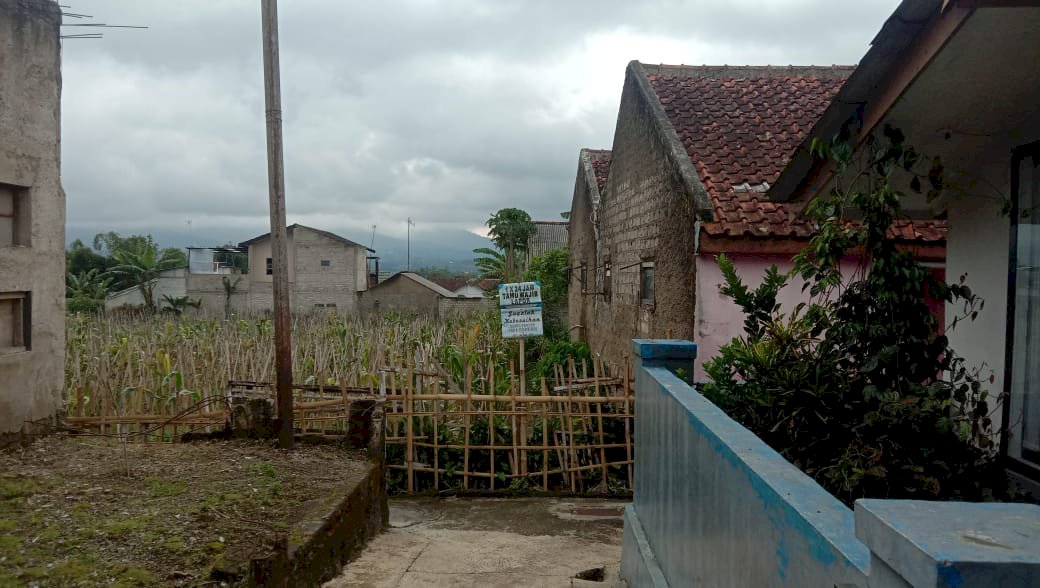  Tanah di sukamaju timur belakang sespim lembang 1400 m2