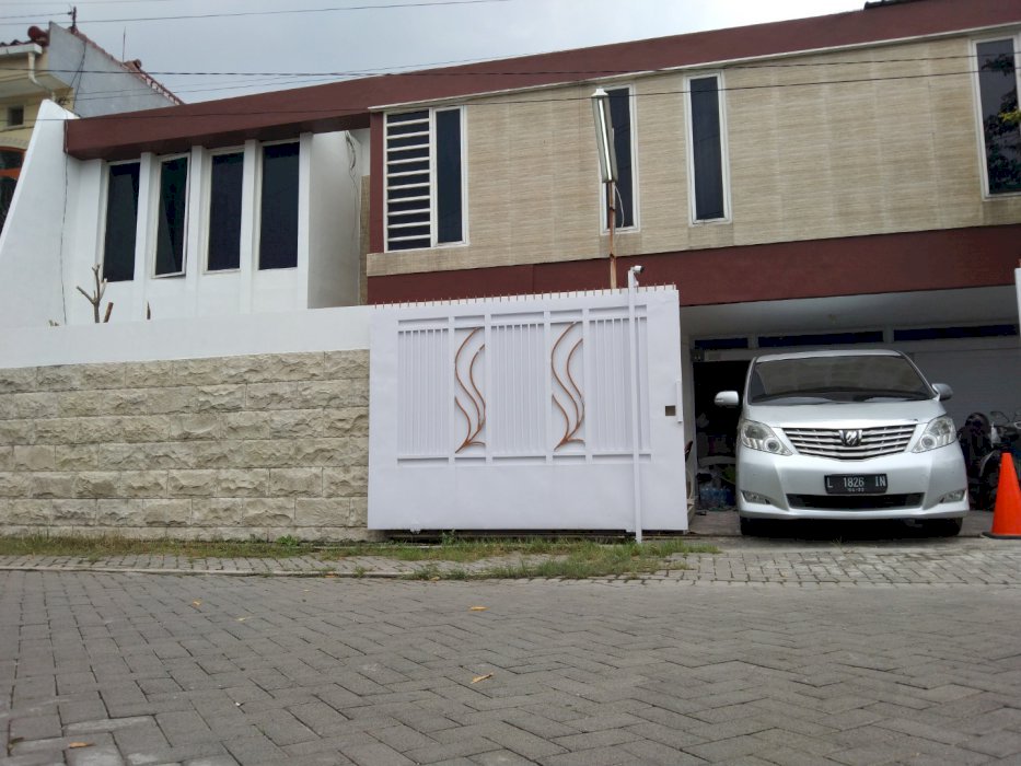RUMAH DIJUAL JEMURSARI UTARA