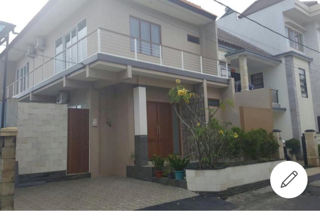 RUMAH ELIT SESETAN DEKET TOLL BENOA