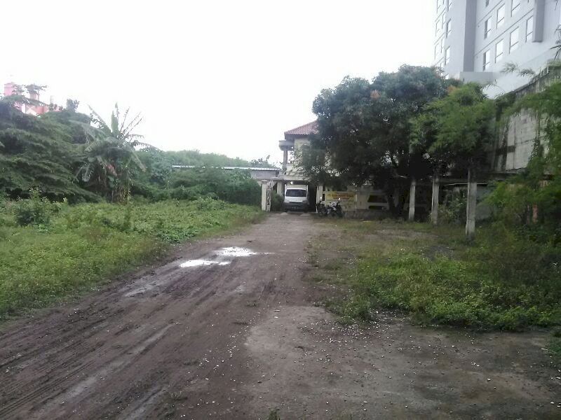 TANAH TENGAH KOTA HARGA PINGGIR DESA