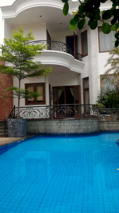 RUMAH MEWAH SENOPATI DIJUAL