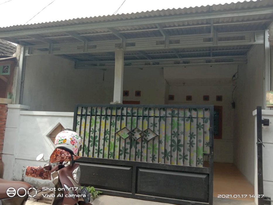 Dijual cepat murah rumah dkt Sumarecon dan tol karawaci Tangerang