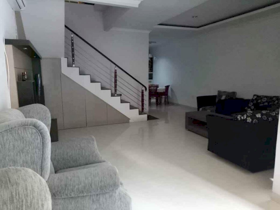 LANTAI 2 MINIMALIS MODERN RENON JAYA GIRI