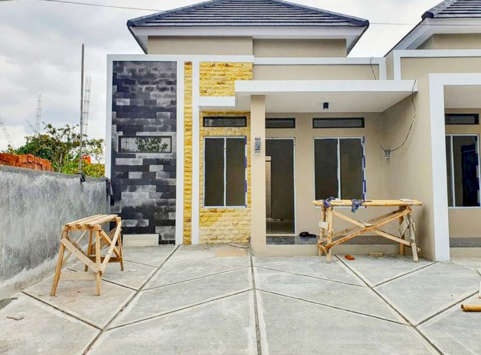 Hunian Baru Desain Modern Atap Limasan, Selangkah Ke Jalan Raya Aryamukti
