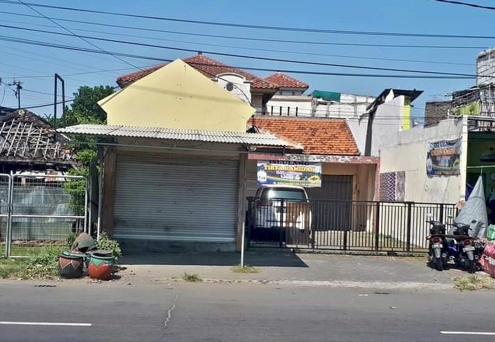 Rumah Raya Tandes Lor Kondisi Terawat Lokasi Strategis Row Jalan Lebar