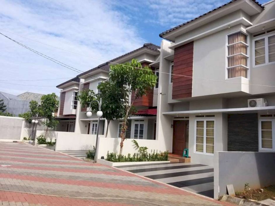 Dijual Rumah Lokasi di Beji Timur Depok Deket Stasiun Depok Baru