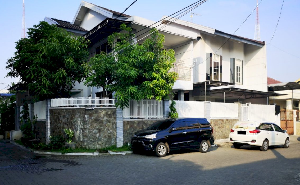 Rumah Simpang Darmo Permai Selatan Lokasi Padat Penduduk Harga Bisa Nego