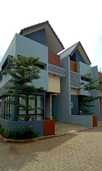 Rumah 2 Lantai Nempel Bintaro Sektor 9