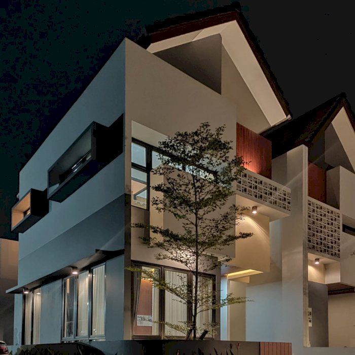 Rumah Cantik 2  lantai 3 kamar kawasan Bintaro