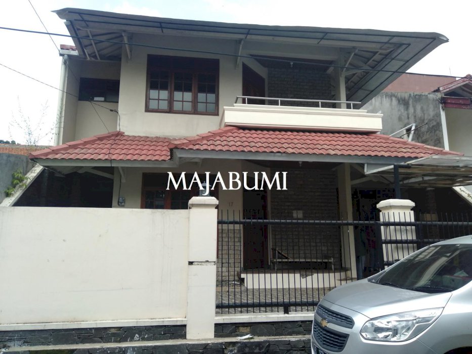 Rumah Besar Kokoh di Sayap Cipaganti Siap Huni