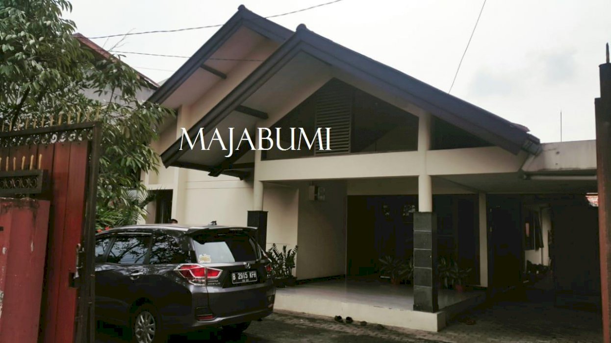 Rumah Besar Tanah Luas Cipedes Sayap Gerlong Setiabudi