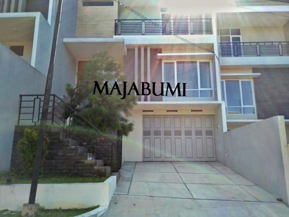 Rumah Baru Mewah Dalam Komplek Elit Setiabudi