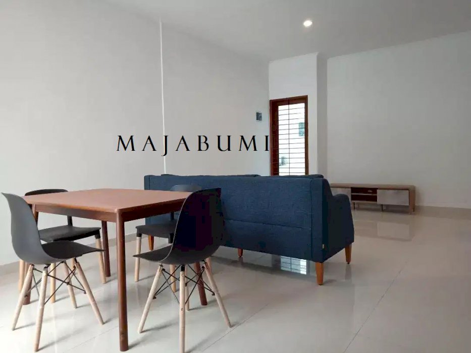 Rumah Baru Siap Huni Di Komplek Setra Duta