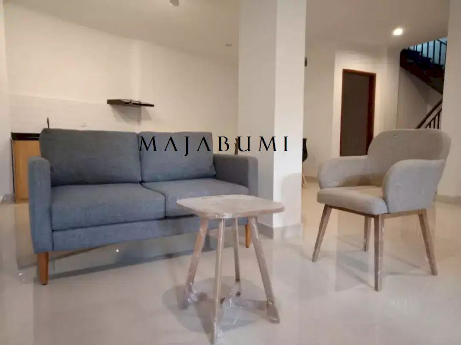 Rumah Siap Huni Dalam Komplek Setra Duta