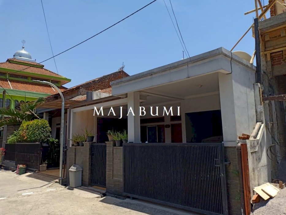 Rumah Dalam Komplek Antabaru Endah Ciwastra