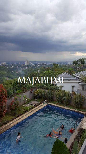 Rumah Mewah Luas dan Ada Kolam Renang di Kawasan Dago