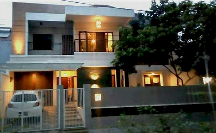 Rumah Second dlm komp  strategis di Jatiwaringin Bekasi