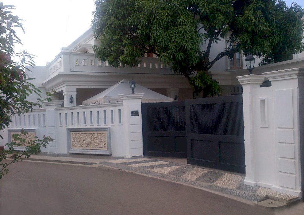 Rumah Mewah 2 Lt di Cipayung Jakarta timur