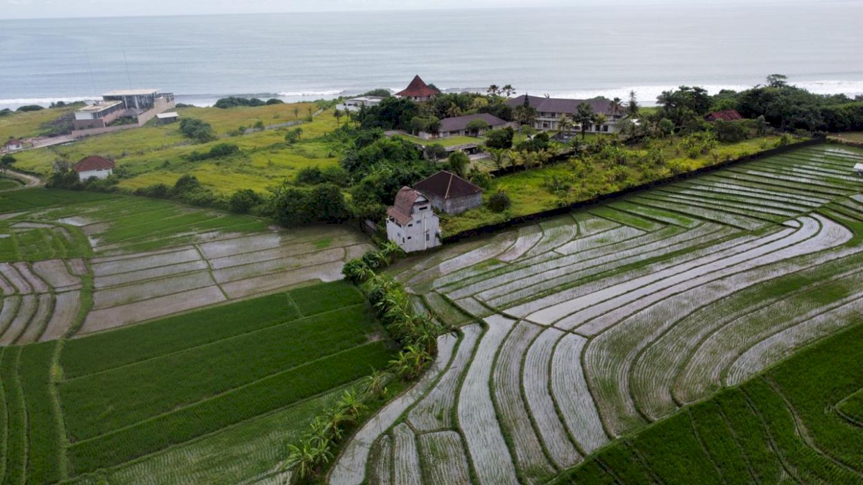 tanah Kecil Kamasan villa dan resort tabanan jalan kaki ke pantai