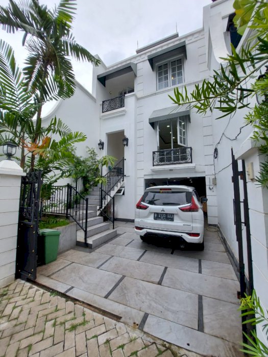 Rumah Classic Non Cluster Dijual Di Bintaro Jakarta Selatan