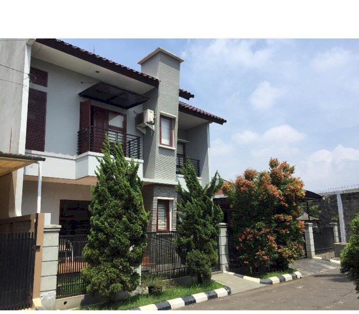 Rumah 2 Lantai, Kiaracondong, Bandung