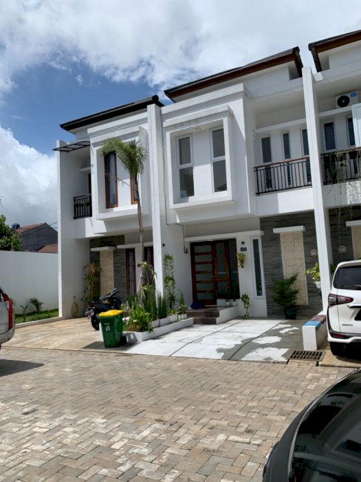 Rumah brand new di lingkungan hijau asri
