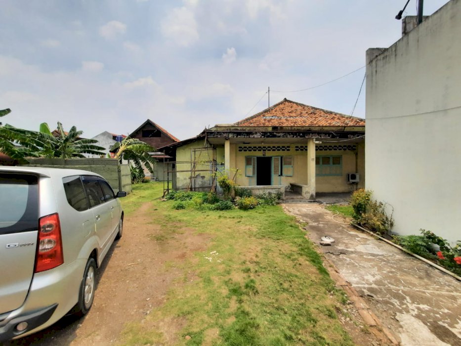 Tanah + Bangunan Tua Daerah Matraman Jakarta Timur